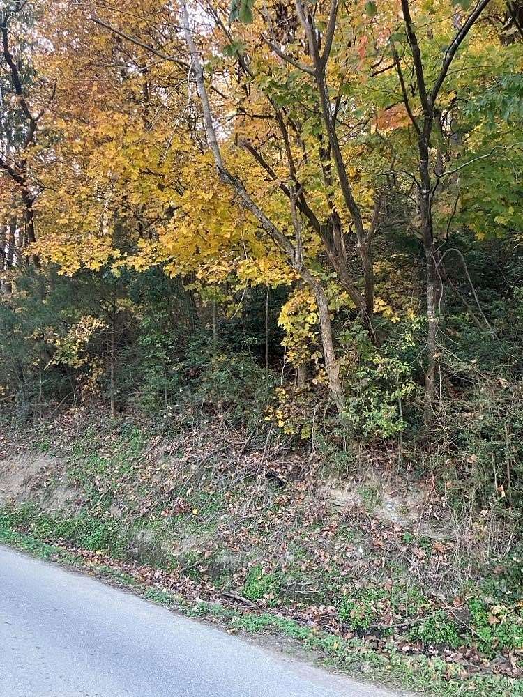 8 Acres of Residential Land for Sale in Harold, Kentucky