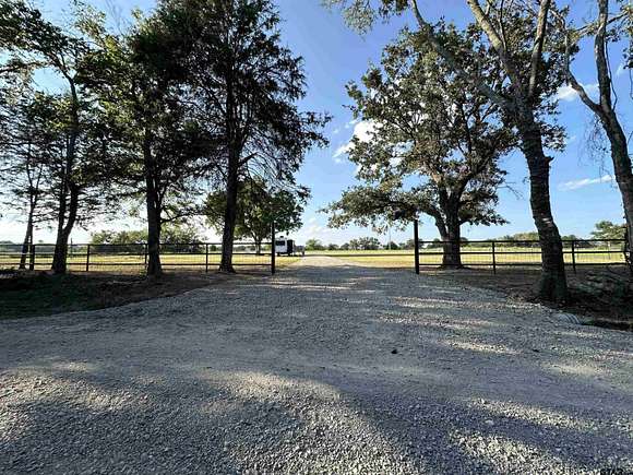 2 Acres of Residential Land for Sale in Quinlan, Texas