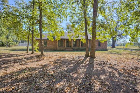 3.97 Acres of Residential Land with Home for Sale in Waynesboro, Georgia