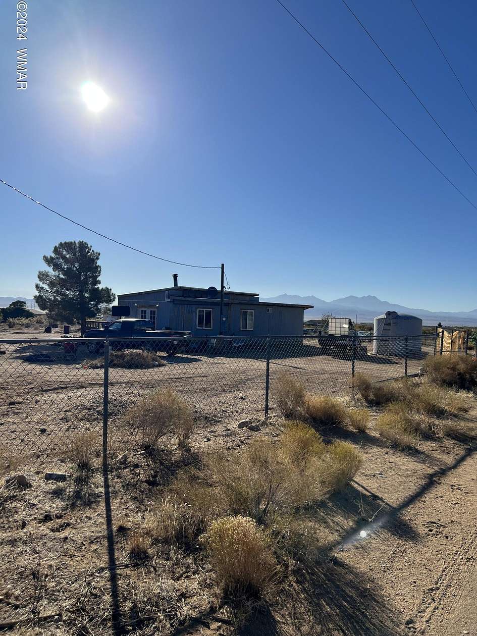 2.14 Acres of Residential Land with Home for Sale in Kingman, Arizona