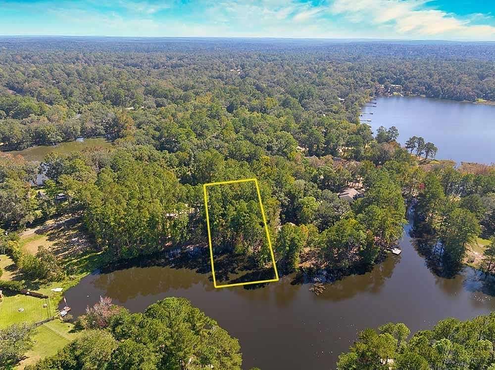 0.9 Acres of Land for Sale in Tallahassee, Florida