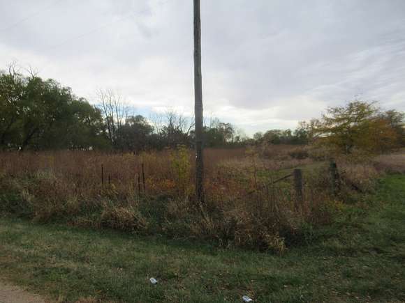 13.9 Acres of Recreational Land for Sale in Pontiac, Illinois