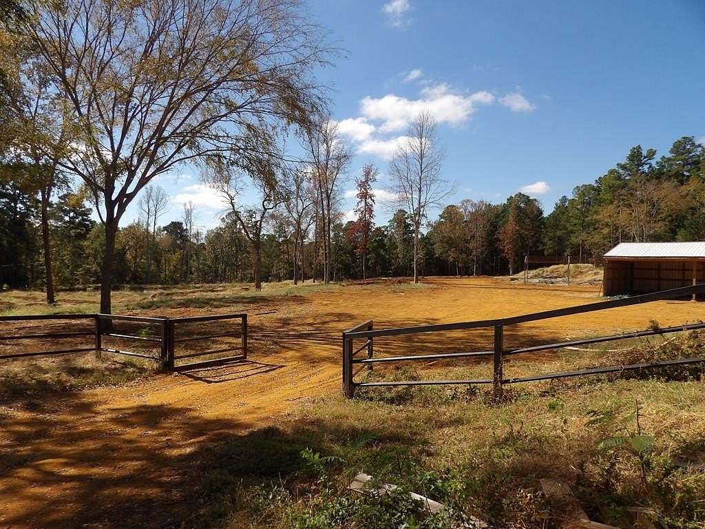 4.894 Acres of Land for Sale in Elkhart, Texas