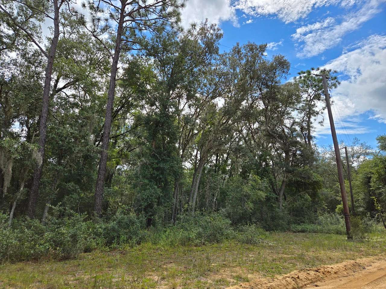 0.67 Acres of Residential Land for Sale in Interlachen, Florida