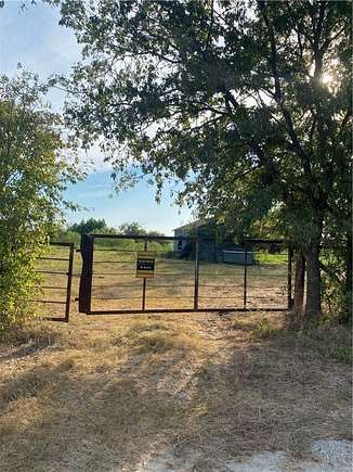 58.665 Acres of Land for Sale in Mount Calm, Texas