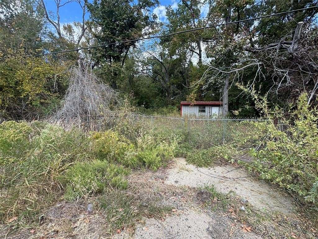 1.6 Acres of Land for Sale in Grand Saline, Texas