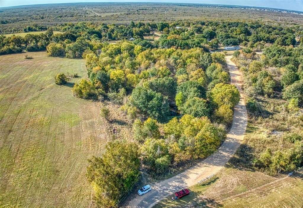 6.555 Acres of Land for Sale in Kemp, Texas