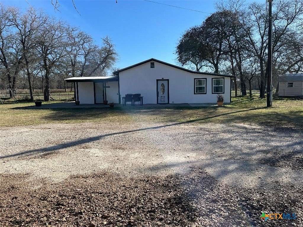 4.46 Acres of Residential Land with Home for Lease in La Vernia, Texas