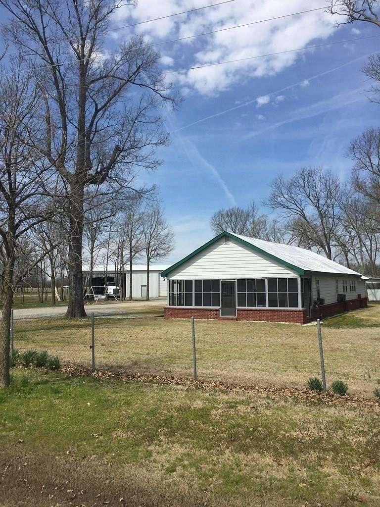 16 Acres of Improved Mixed-Use Land for Sale in Heth, Arkansas