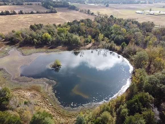 15 Acres of Land for Sale in Athens, Texas