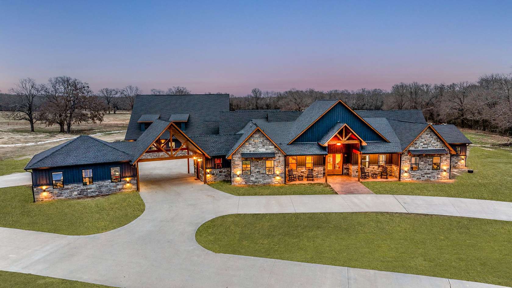 113 Acres of Land with Home for Sale in Paris, Texas