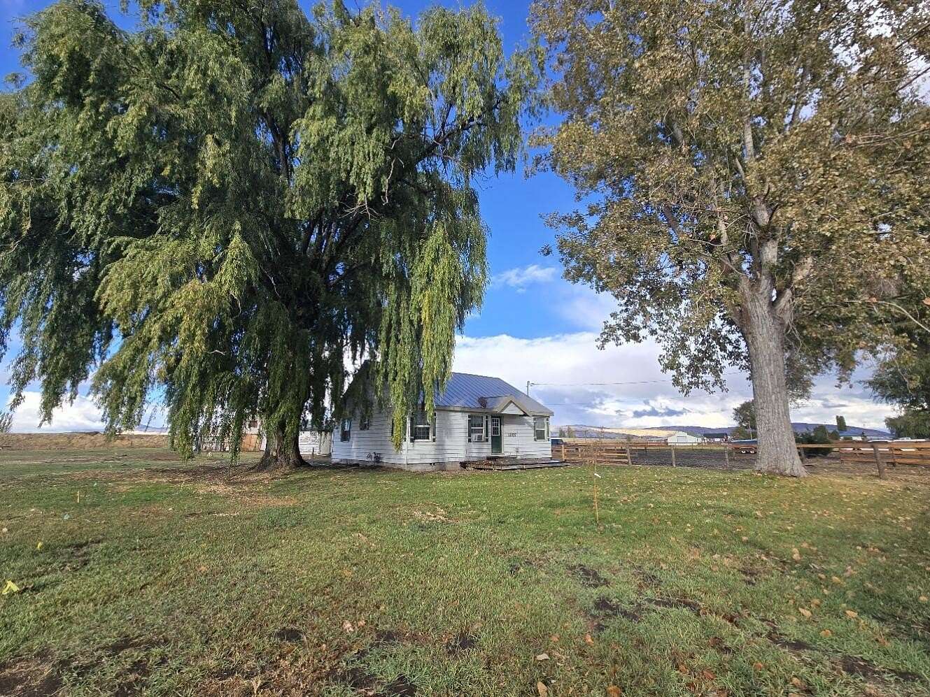 6.55 Acres of Land with Home for Sale in Klamath Falls, Oregon