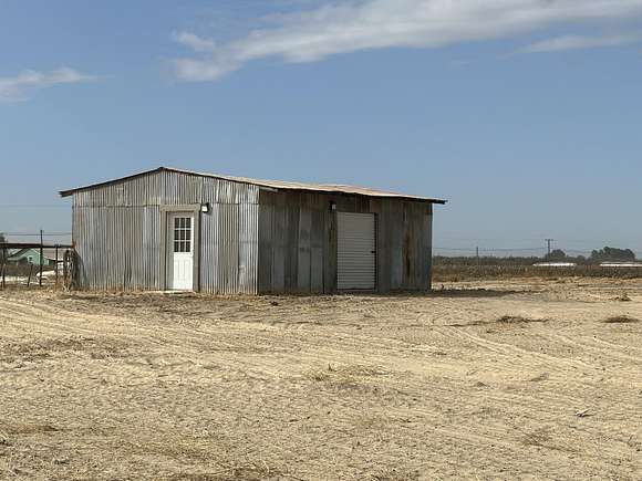 4.51 Acres of Residential Land with Home for Sale in Lemoore, California