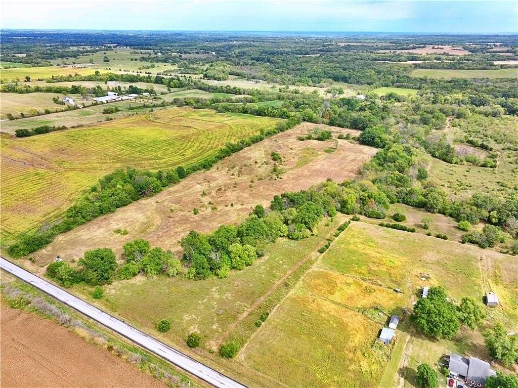 12 Acres of Land for Sale in Adrian, Missouri