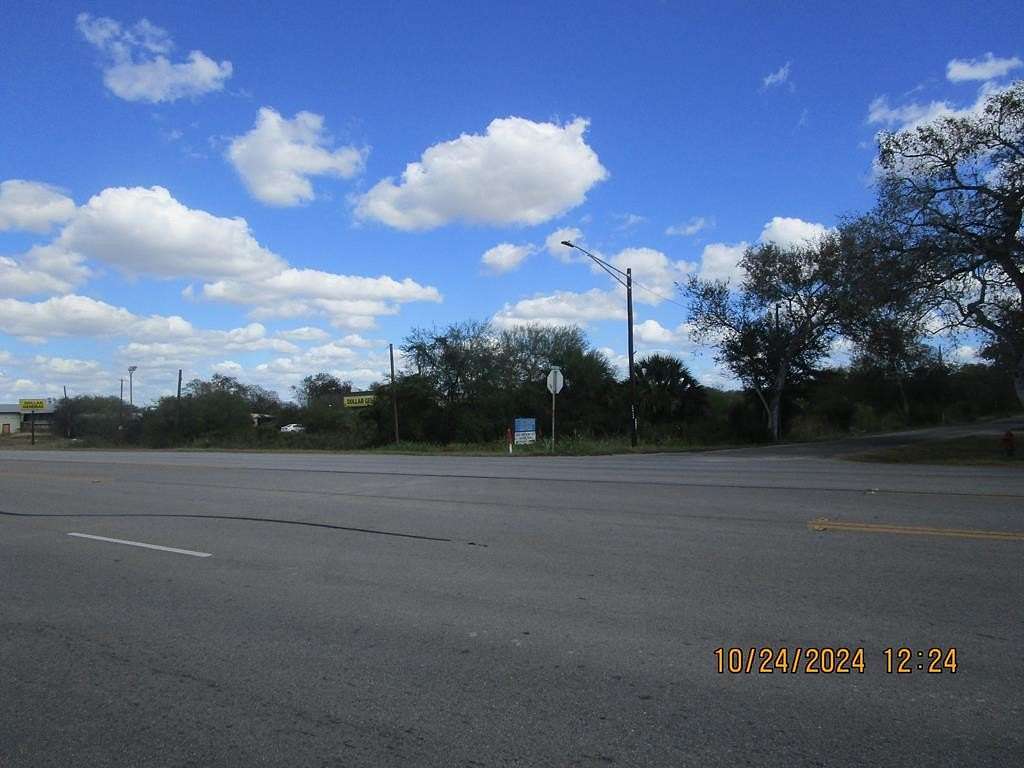 1.033 Acres of Land for Sale in Skidmore, Texas