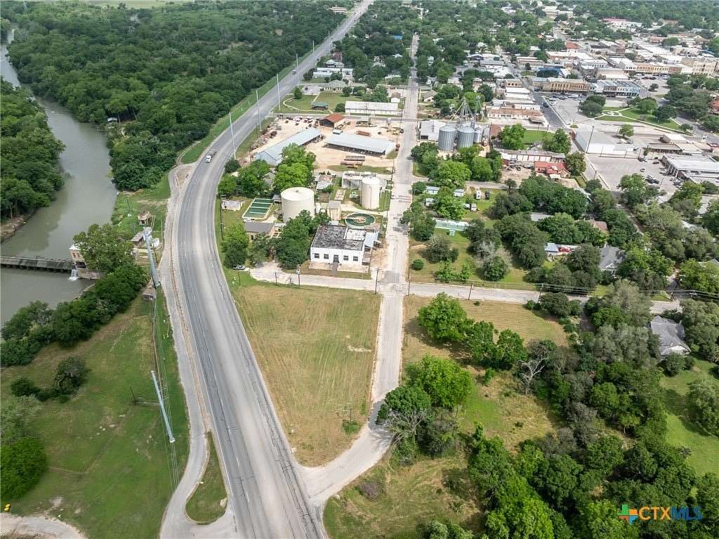 2.88 Acres of Improved Commercial Land for Sale in Gonzales, Texas