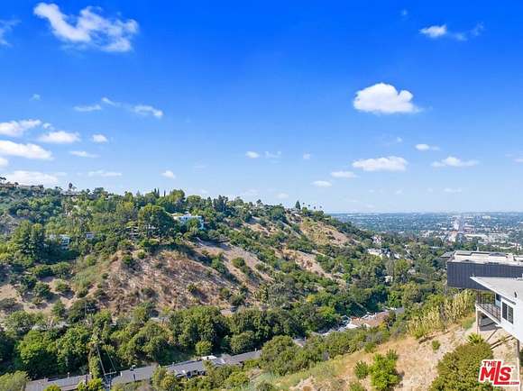 0.313 Acres of Land for Sale in Sherman Oaks, California