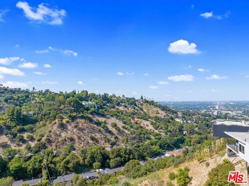 0.322 Acres of Land for Sale in Sherman Oaks, California