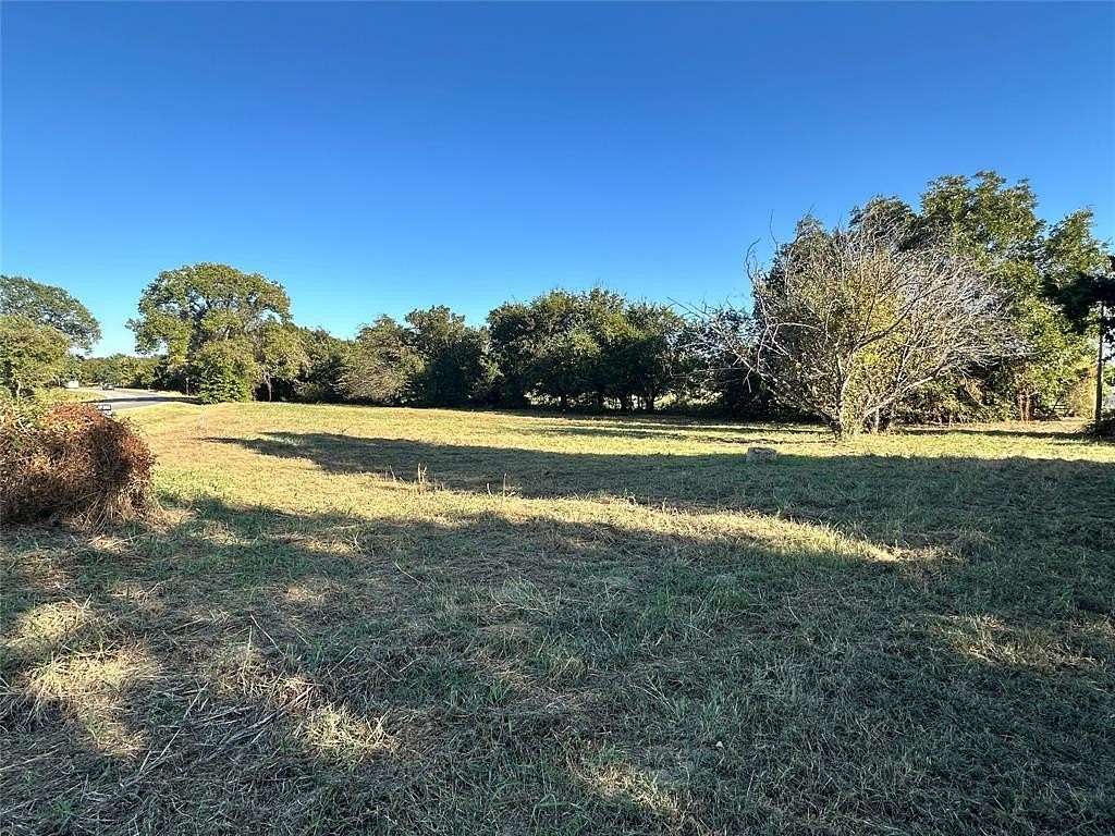 0.891 Acres of Residential Land for Sale in Grandview, Texas