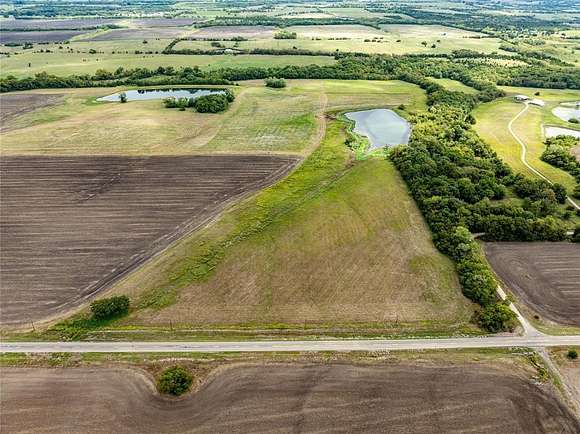 40 Acres of Agricultural Land for Sale in Roxton, Texas