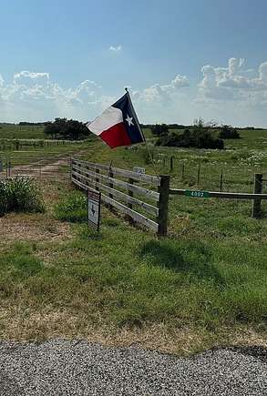 27 Acres of Recreational Land & Farm for Sale in Moulton, Texas