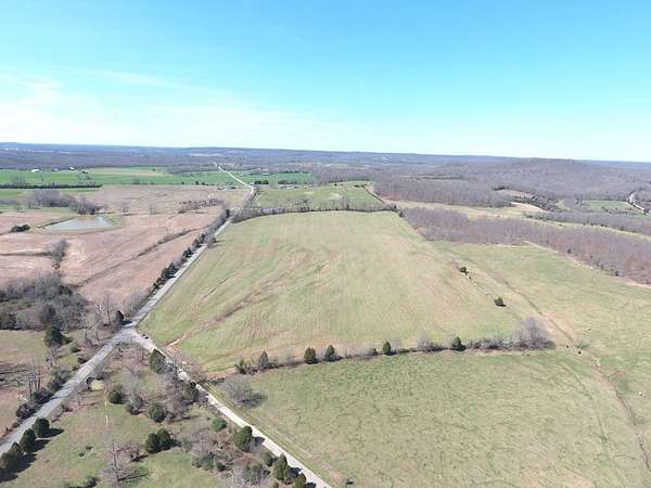 30 Acres of Agricultural Land for Sale in Elkton, Kentucky