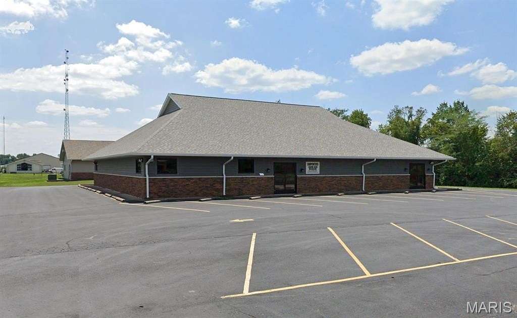 2.62 Acres of Improved Commercial Land for Sale in Marion, Illinois