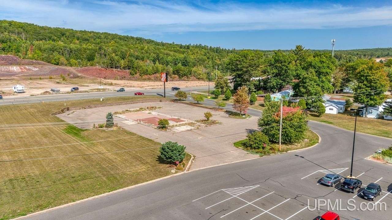 1 Acre of Commercial Land for Sale in Iron Mountain, Michigan