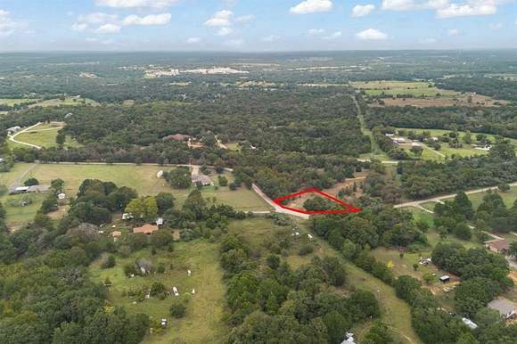 1.007 Acres of Residential Land for Sale in Cleburne, Texas