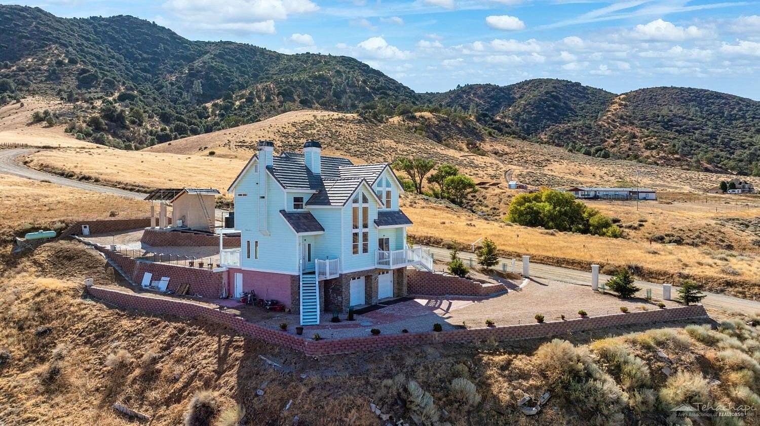 3.07 Acres of Residential Land with Home for Sale in Tehachapi, California