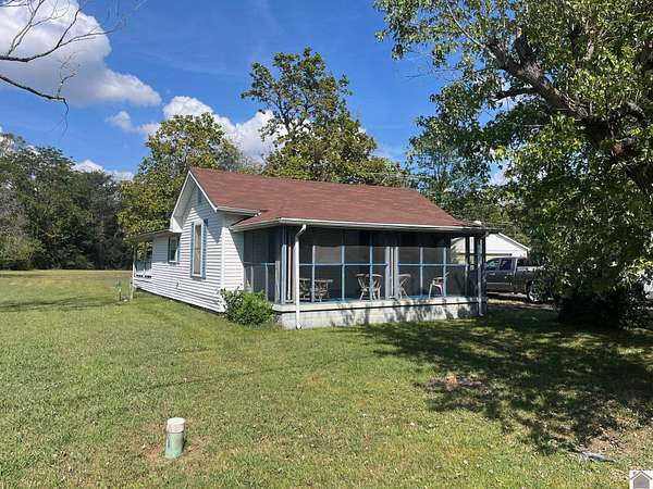10 Acres of Land with Home for Sale in Paducah, Kentucky