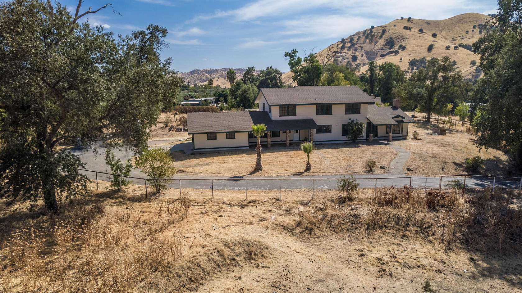 4.64 Acres of Residential Land with Home for Sale in Porterville, California