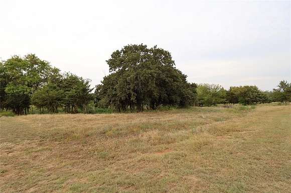 33.55 Acres of Recreational Land & Farm for Sale in Aubrey, Texas