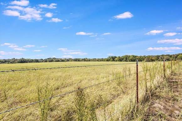 20.48 Acres of Land with Home for Sale in Athens, Texas