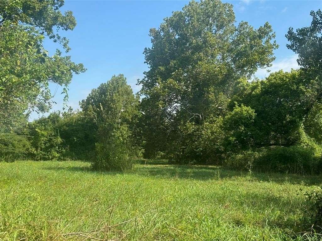 2.949 Acres of Land for Sale in Paris, Texas