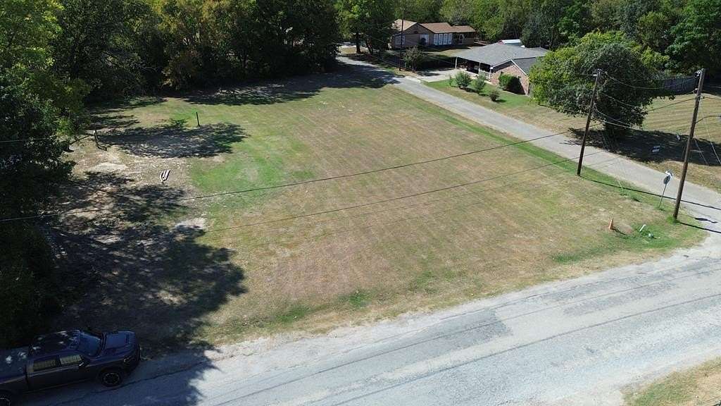 0.9 Acres of Land for Sale in Malakoff, Texas