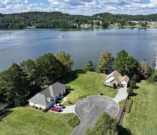 0.35 Acres of Residential Land for Sale in Guntersville, Alabama