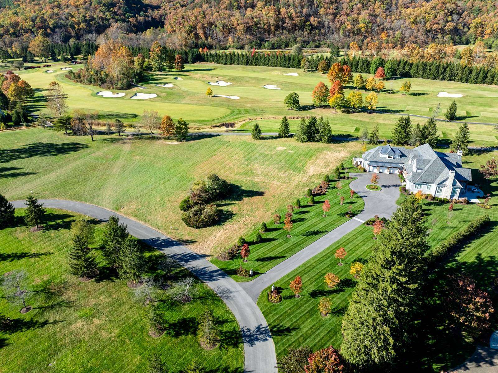 1 Acre of Residential Land for Sale in White Sulphur Springs, West Virginia