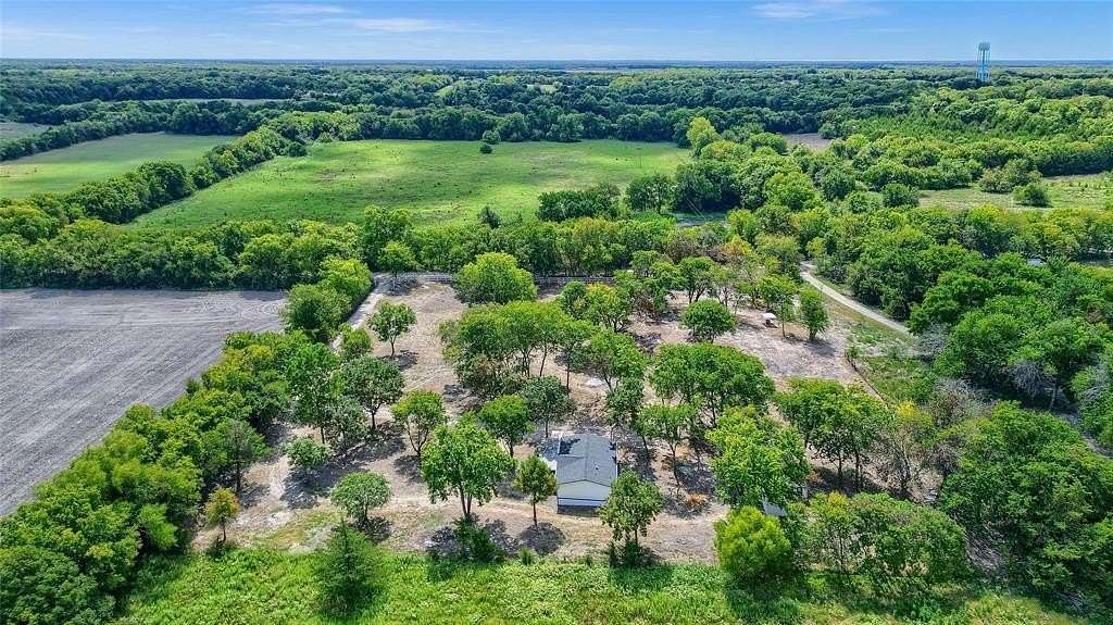 3.4 Acres of Residential Land with Home for Sale in Trenton, Texas