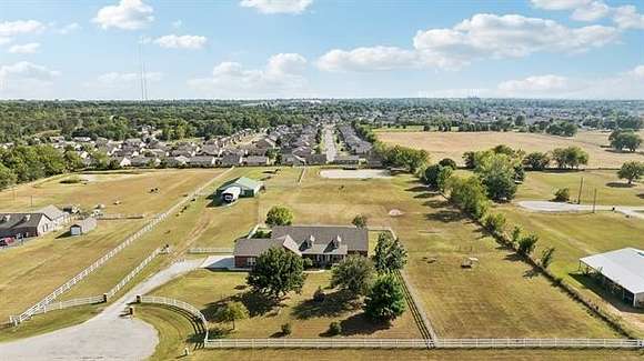 4.986 Acres of Residential Land with Home for Sale in Broken Arrow, Oklahoma