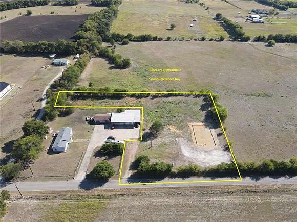 2 Acres of Residential Land for Sale in Whitewright, Texas