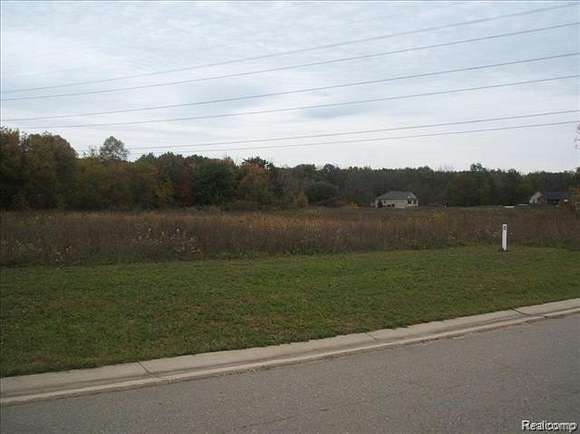 1.02 Acres of Residential Land for Sale in Fowlerville, Michigan