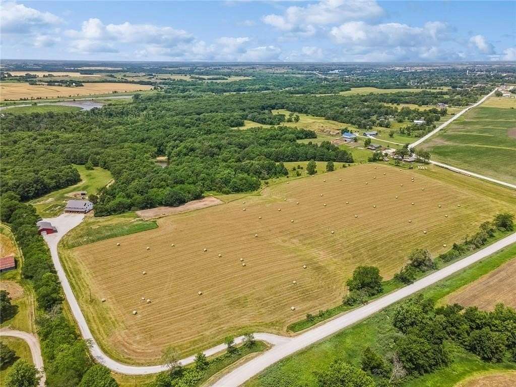 20 Acres of Land for Sale in Chariton, Iowa