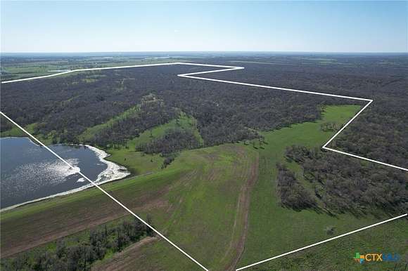 400 Acres of Recreational Land & Farm for Sale in Buckholts, Texas