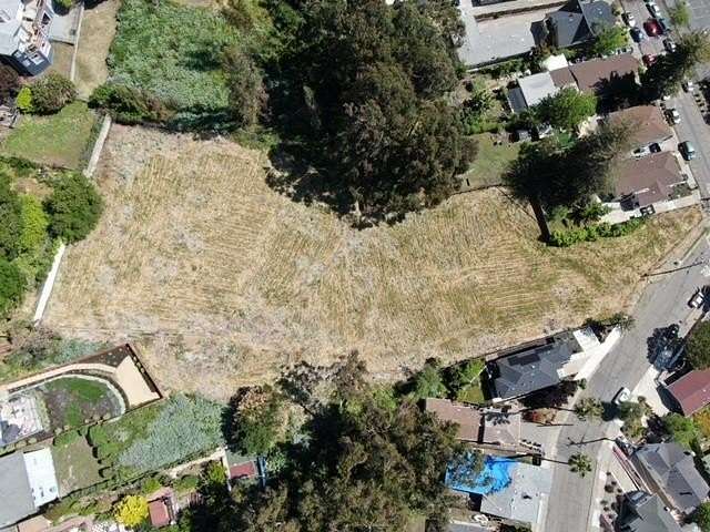 1.284 Acres of Residential Land for Sale in Oakland, California