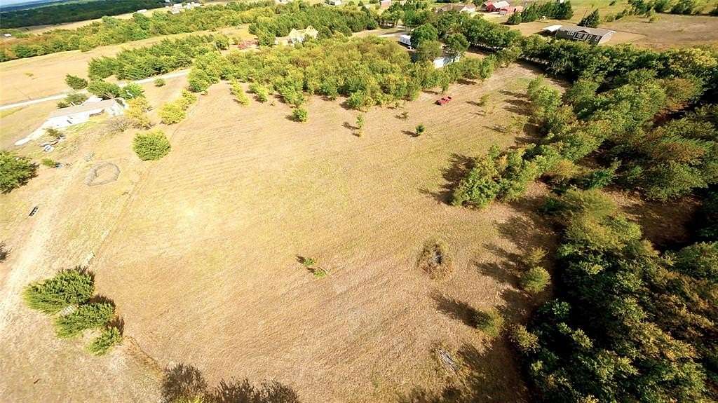 10 Acres of Land with Home for Sale in Trenton, Texas