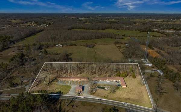 6 Acres of Improved Commercial Land for Sale in Cookeville, Tennessee