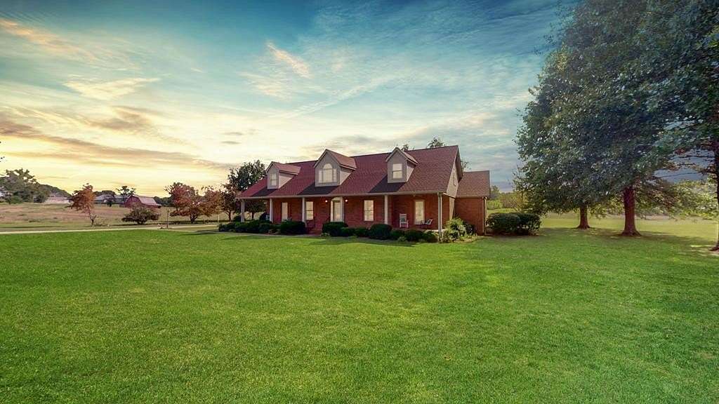 2.3 Acres of Residential Land with Home for Sale in Paris, Tennessee