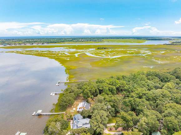 180.47 Acres of Land with Home for Sale in Wadmalaw Island, South Carolina