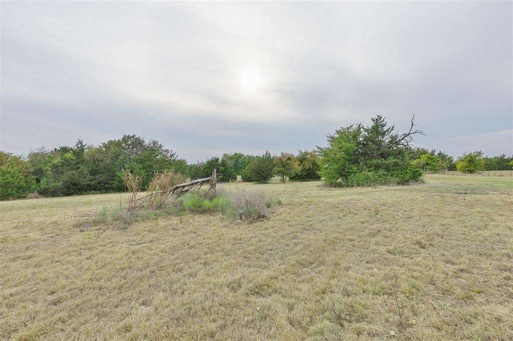 2.784 Acres of Residential Land with Home for Sale in McKinney, Texas